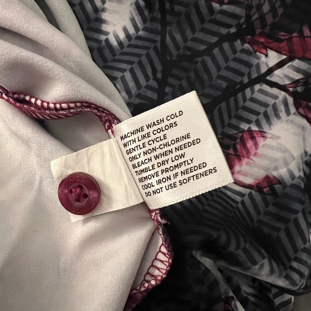 Lady Hagen Black & Magenta Floral Patterned Golf Skort Women’s Size 2 NWOT - Picture 4 of 8